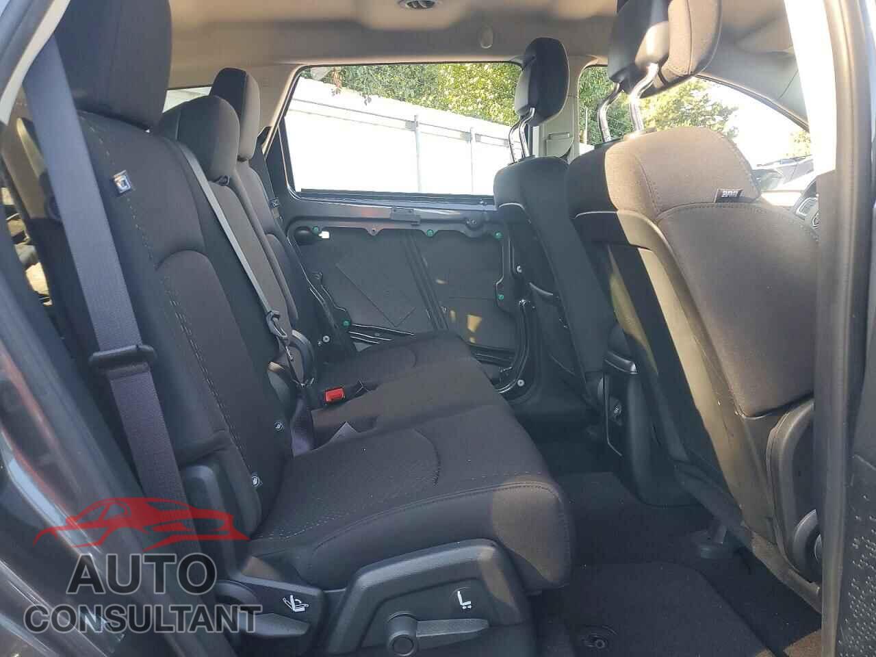 DODGE JOURNEY 2017 - 3C4PDCBB8HT570250