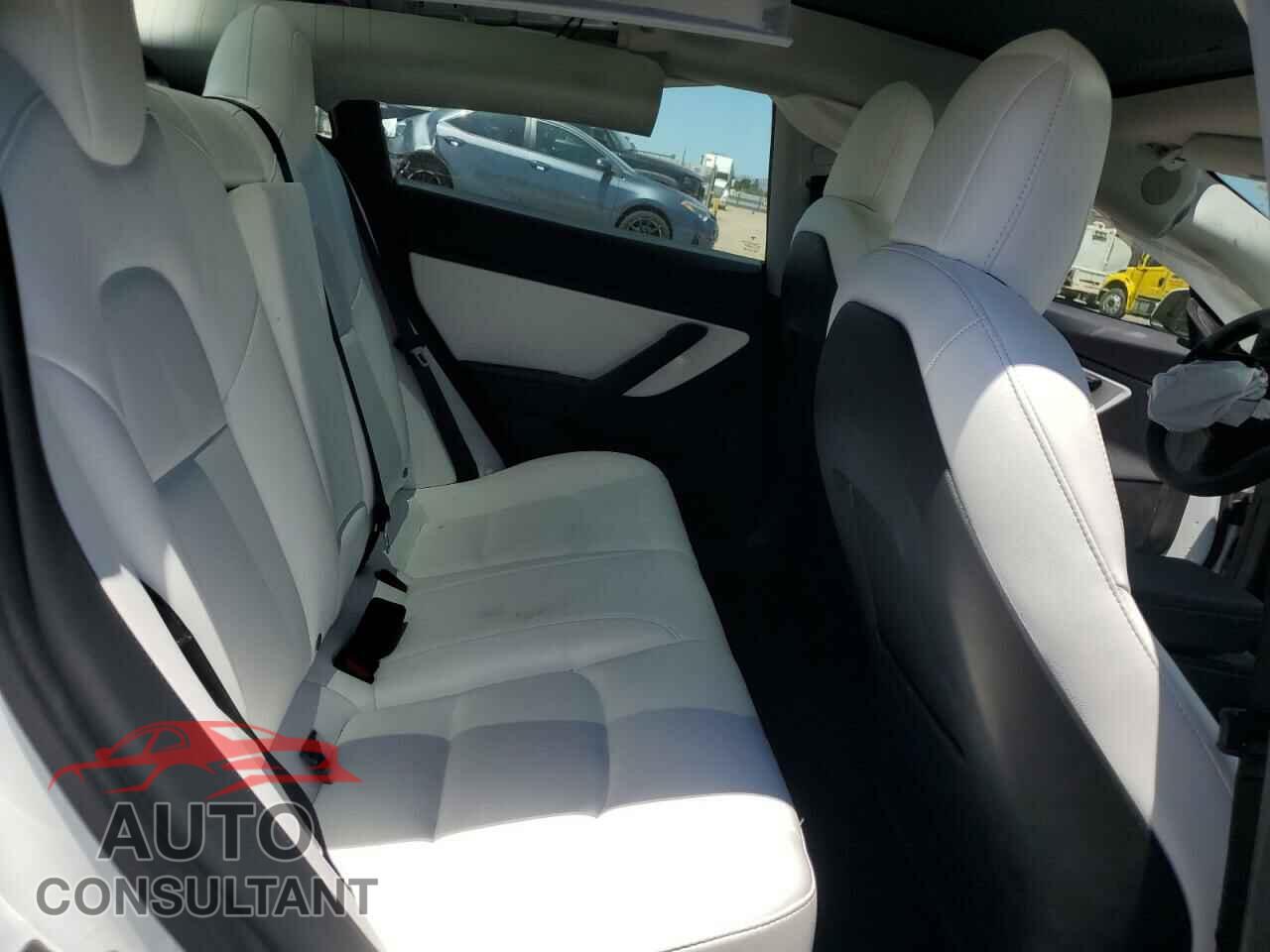 TESLA MODEL 3 2021 - 5YJ3E1EB6MF858594
