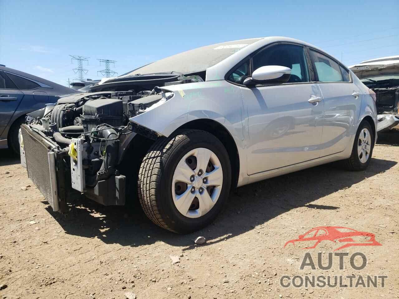 KIA FORTE 2018 - 3KPFK4A75JE209394