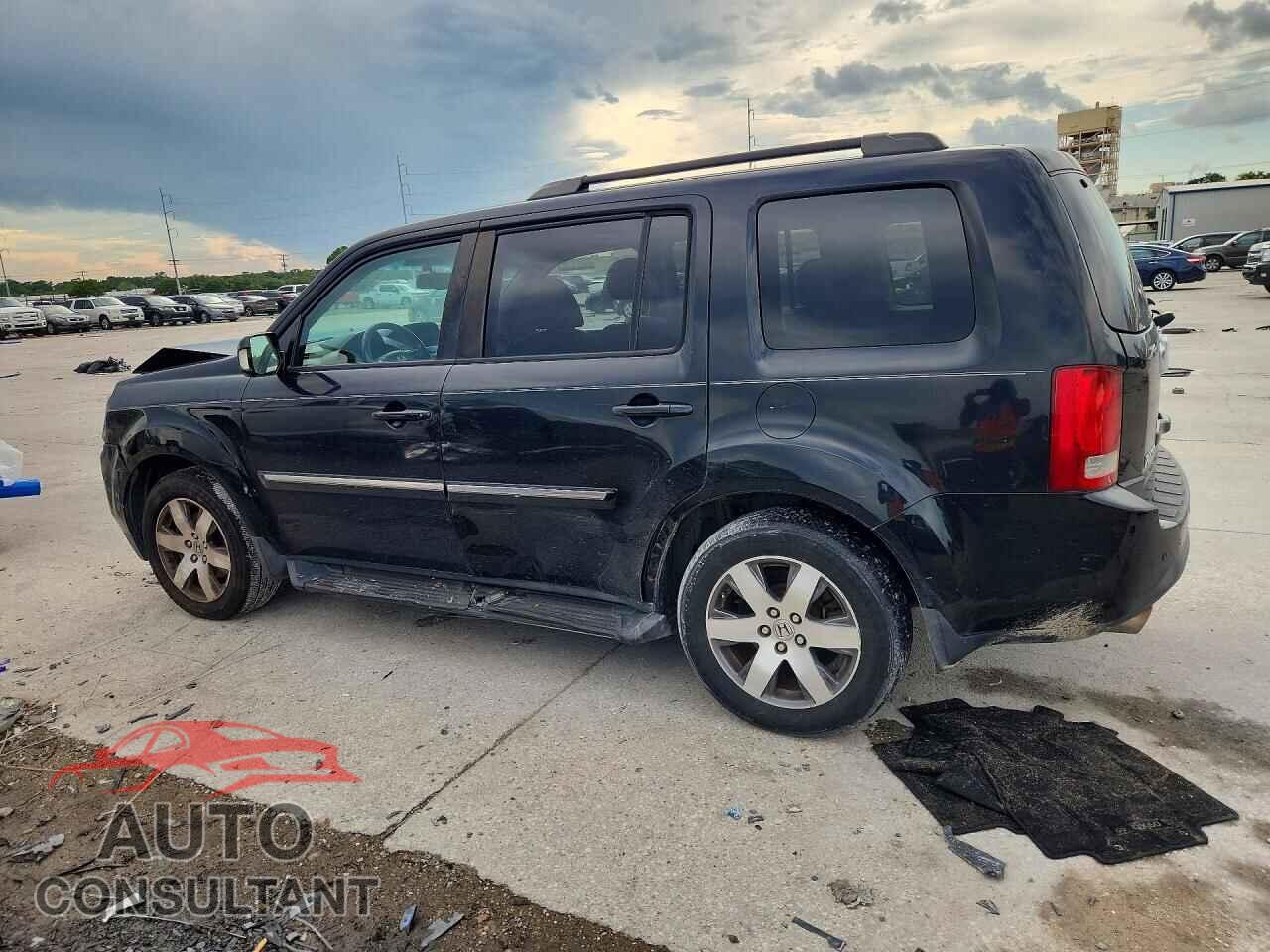 HONDA PILOT 2015 - 5FNYF4H93FB030826