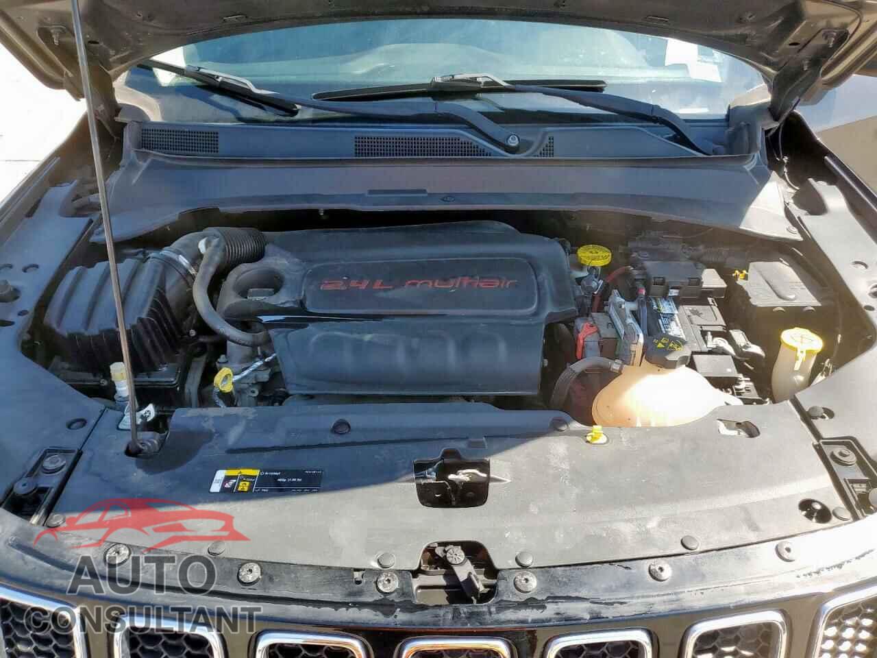JEEP COMPASS 2018 - 3C4NJDBB2JT200424