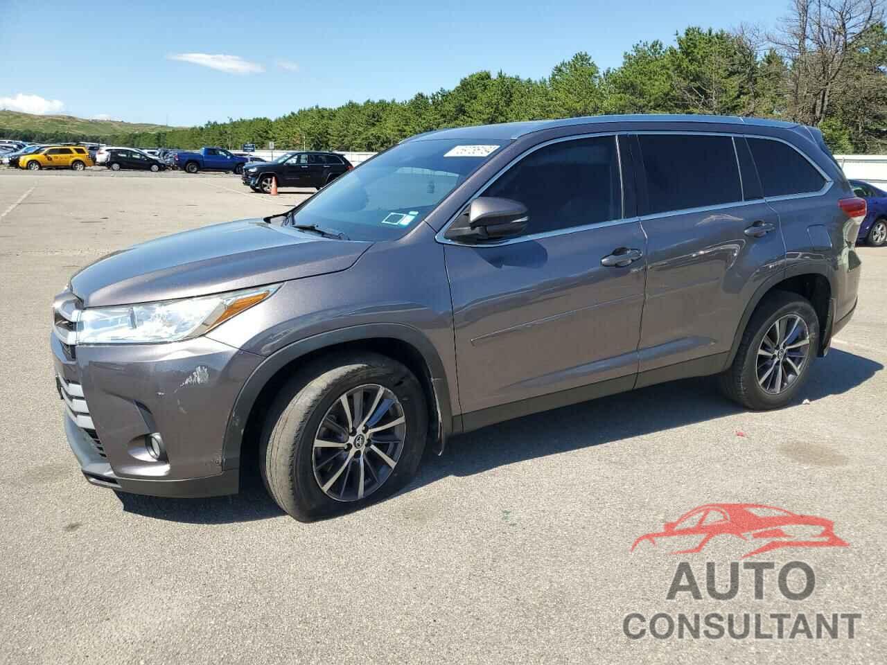 TOYOTA HIGHLANDER 2019 - 5TDJZRFH9KS580389