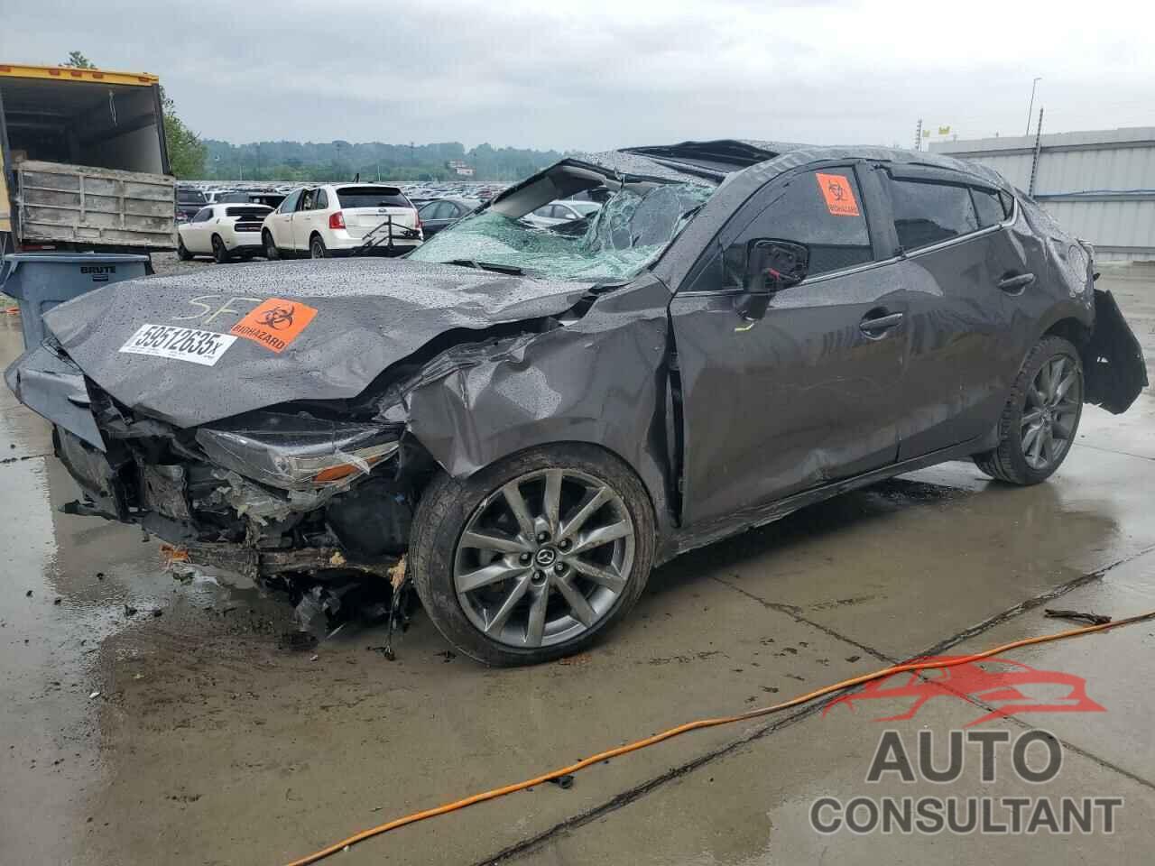MAZDA 3 2018 - 3MZBN1L38JM246764