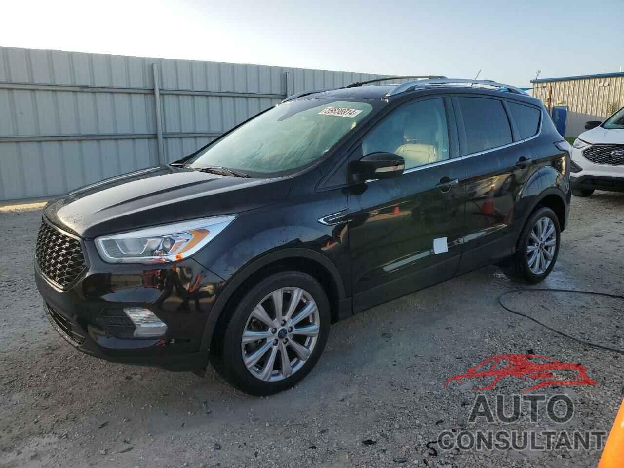 FORD ESCAPE 2017 - 1FMCU0J9XHUE28690