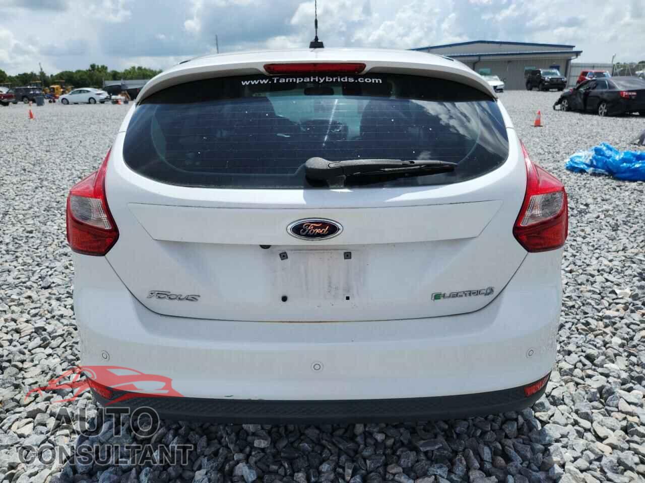 FORD FOCUS 2013 - 1FADP3R41DL241175