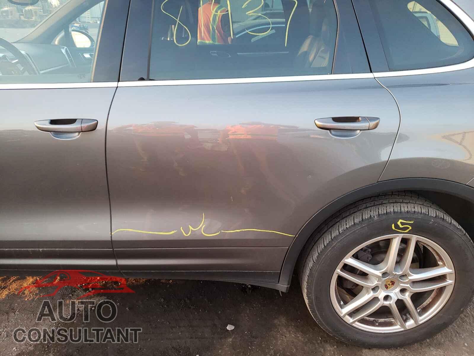 PORSCHE CAYENNE 2016 - WP1AA2A22GLA00862