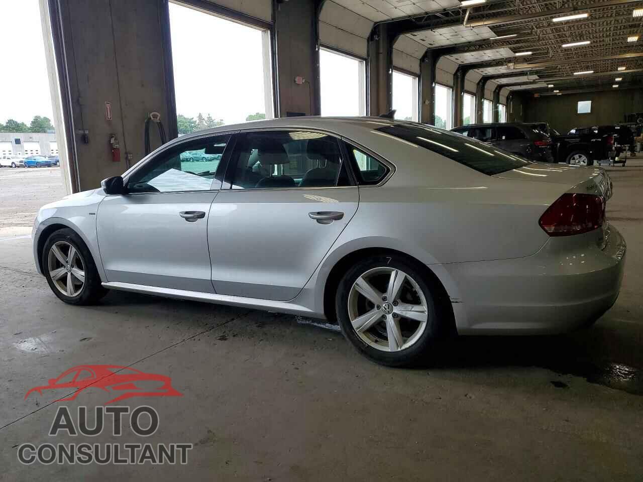 VOLKSWAGEN PASSAT 2015 - 1VWAT7A31FC114607