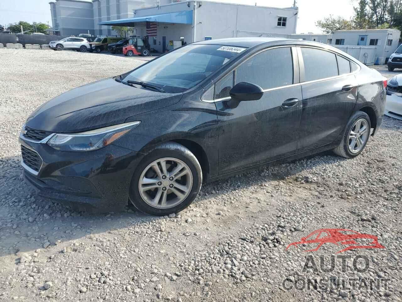 CHEVROLET CRUZE 2018 - 1G1BE5SM3J7174783