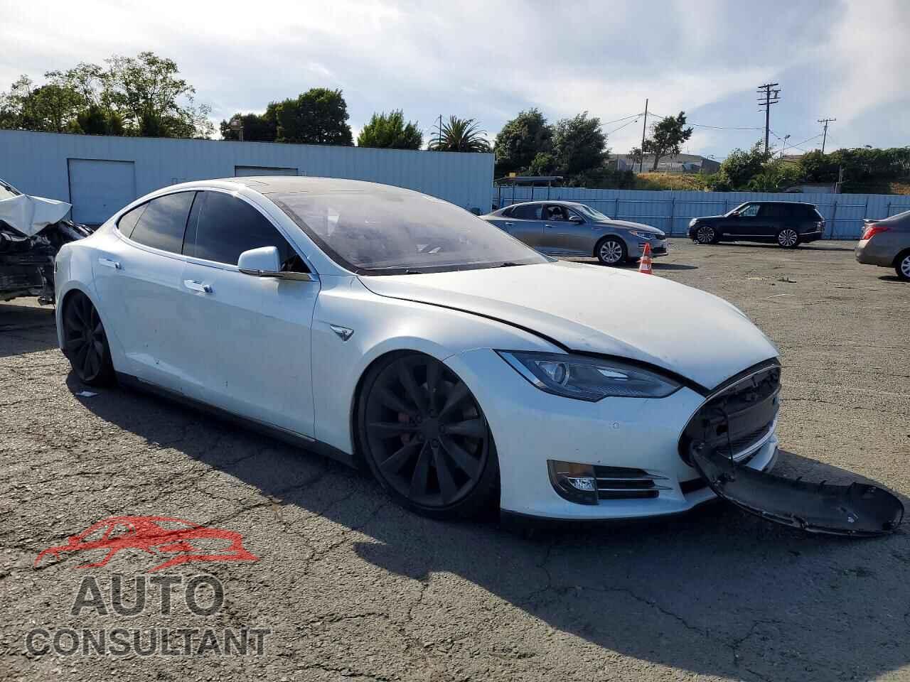 TESLA MODEL S 2014 - 5YJSA1S14EFP42525
