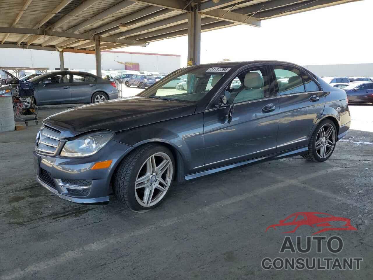 MERCEDES-BENZ C-CLASS 2013 - WDDGF4HB3DA809010