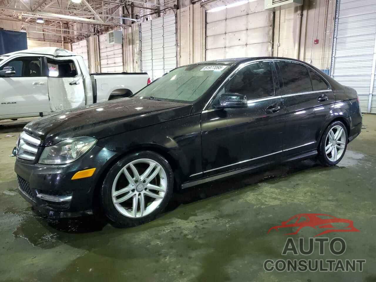 MERCEDES-BENZ C-CLASS 2013 - WDDGF4HB8DR264519