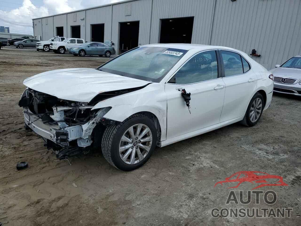 TOYOTA CAMRY 2018 - 4T1B11HK5JU648389