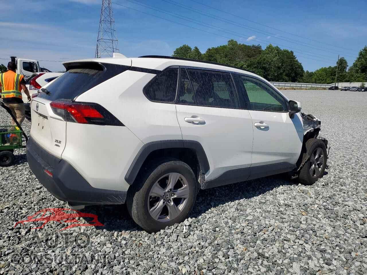 TOYOTA RAV4 2024 - JTMP1RFV9RD108366