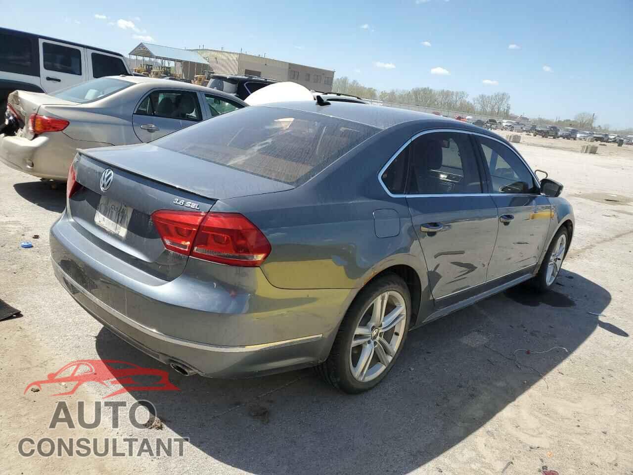 VOLKSWAGEN PASSAT 2013 - 1VWCM7A32DC120564