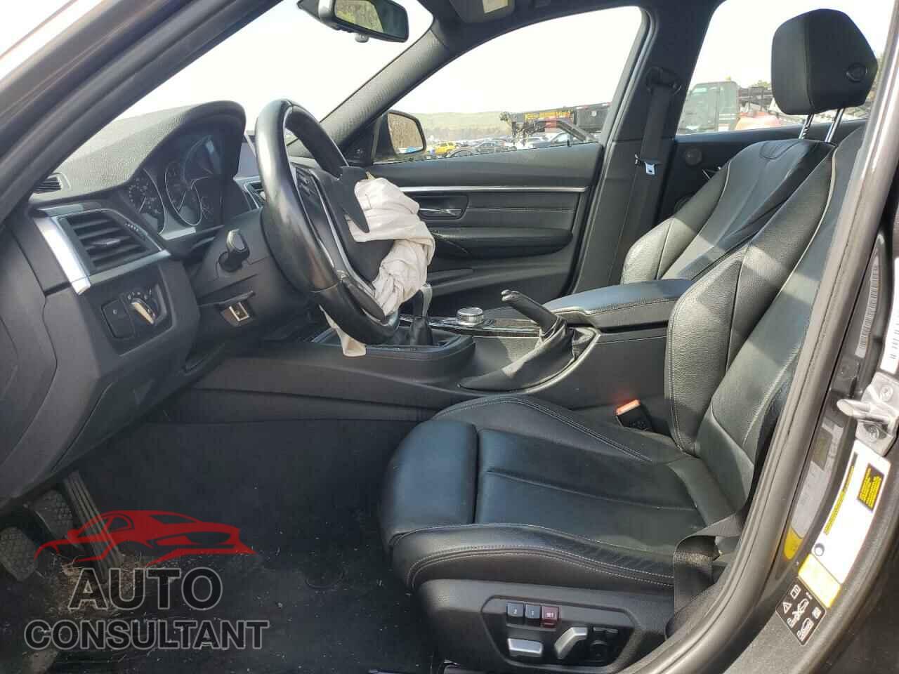 BMW 3 SERIES 2017 - WBA8B7G35HNT71009