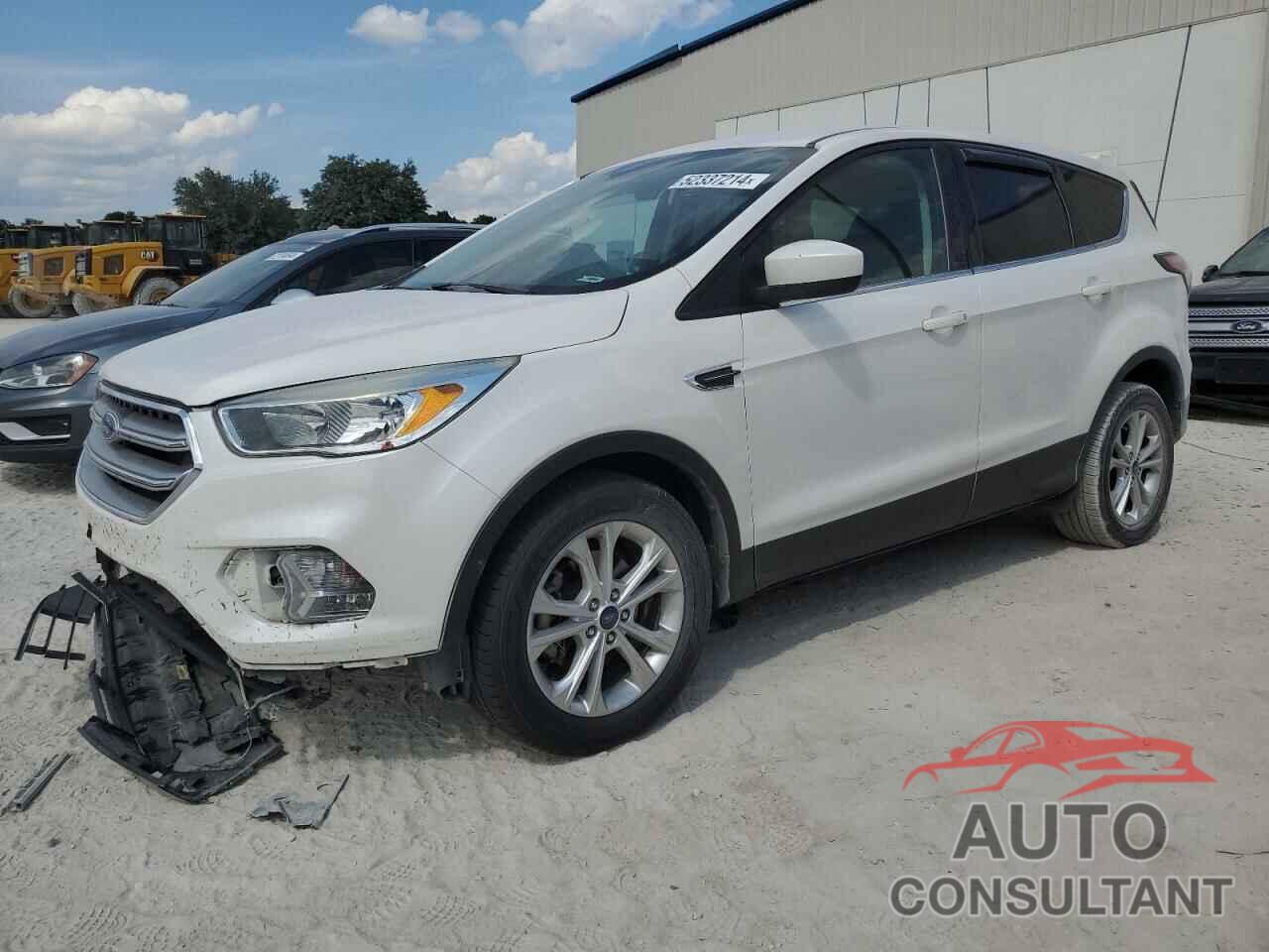 FORD ESCAPE 2017 - 1FMCU0GD0HUC60196