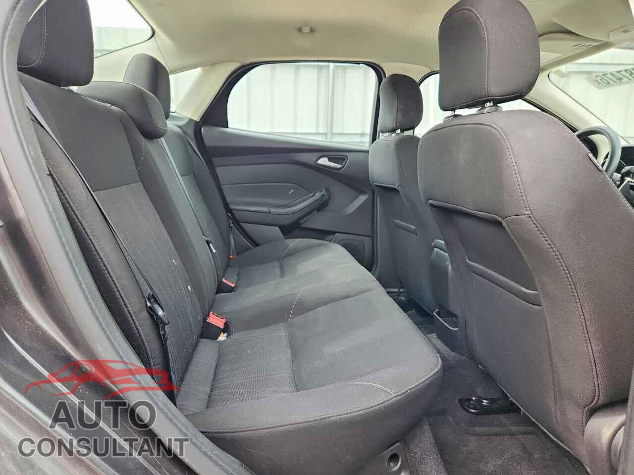 FORD FOCUS 2016 - 1FADP3F27GL262684