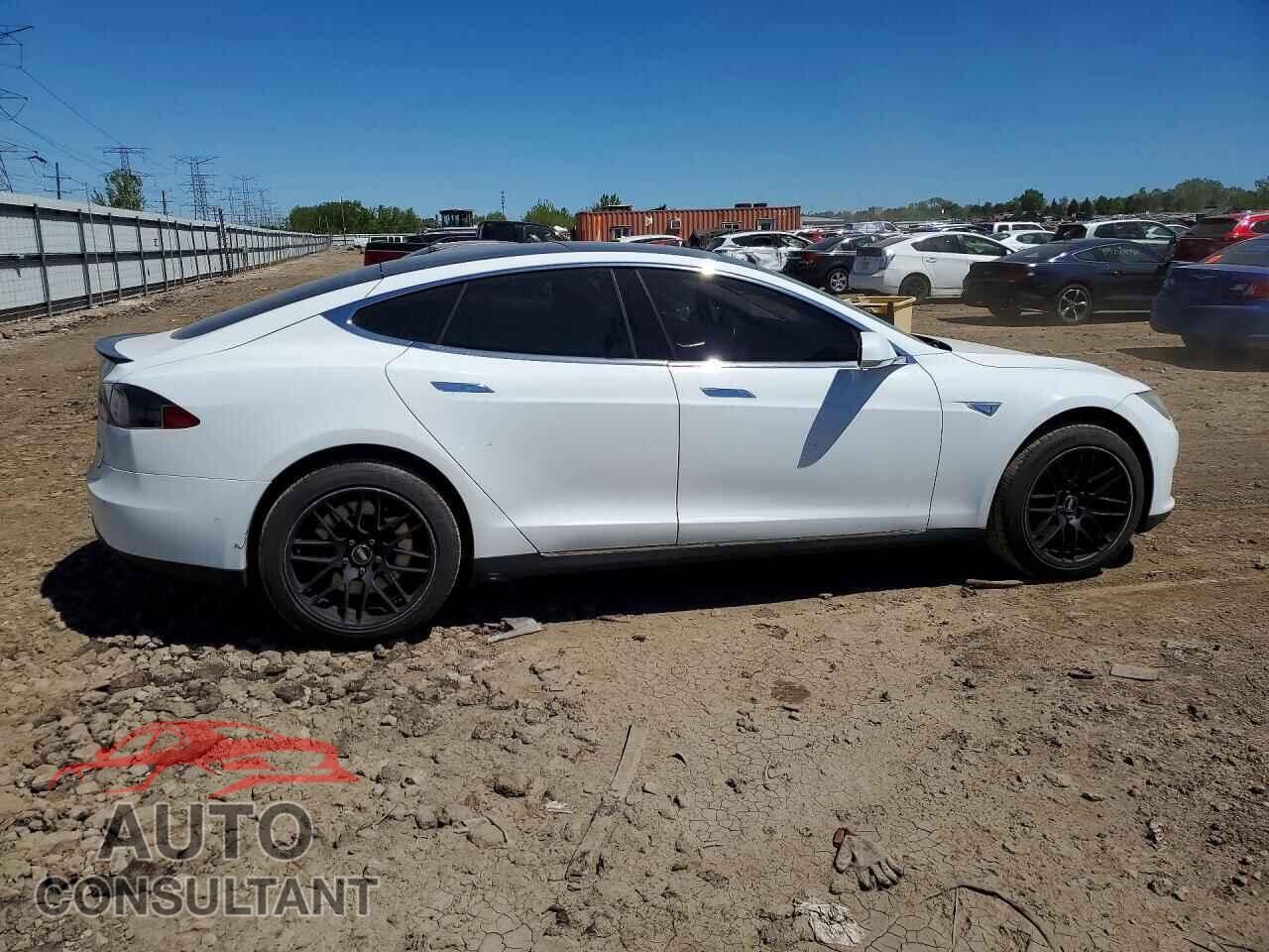 TESLA MODEL S 2015 - 5YJSA1S29FF084890