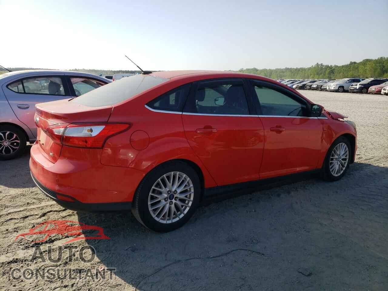 FORD FOCUS 2012 - 1FAHP3H22CL102060