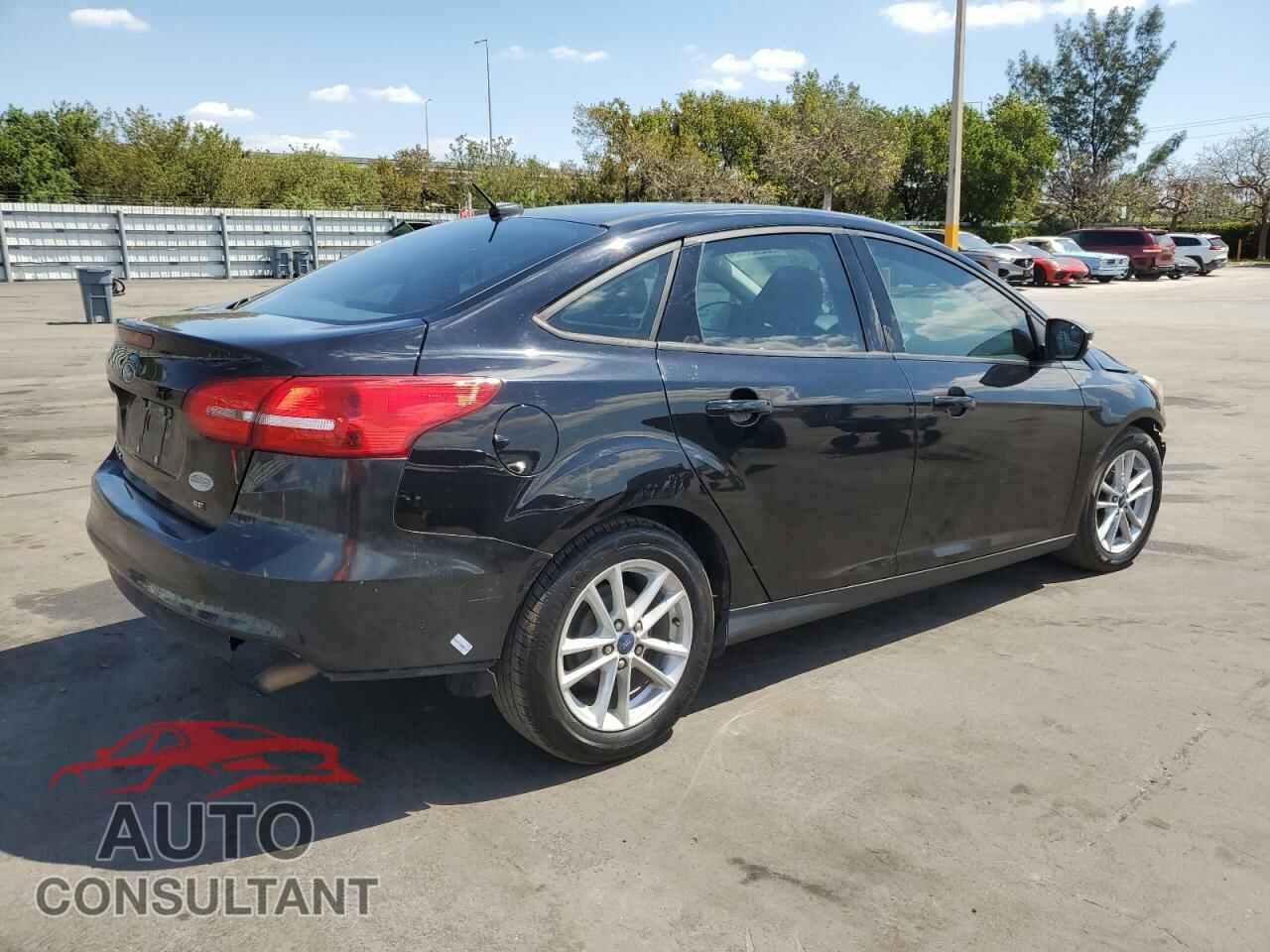 FORD FOCUS 2017 - 1FADP3F26HL221366