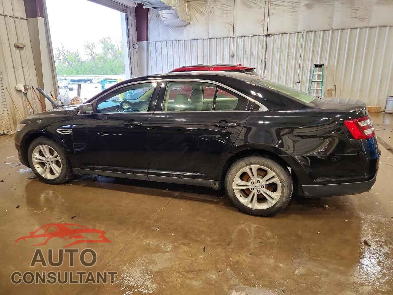 FORD TAURUS 2017 - 1FAHP2D80HG132355