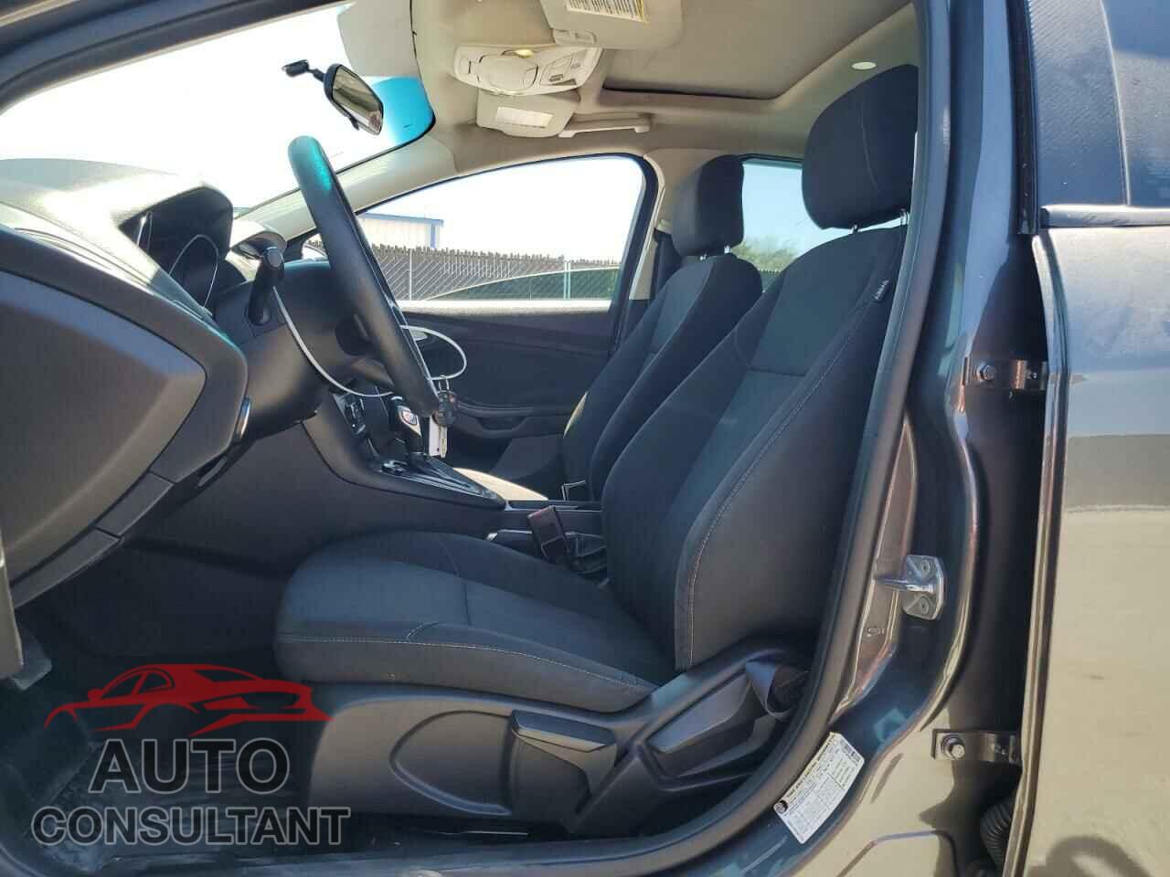 FORD FOCUS 2017 - 1FADP3M26HL338108