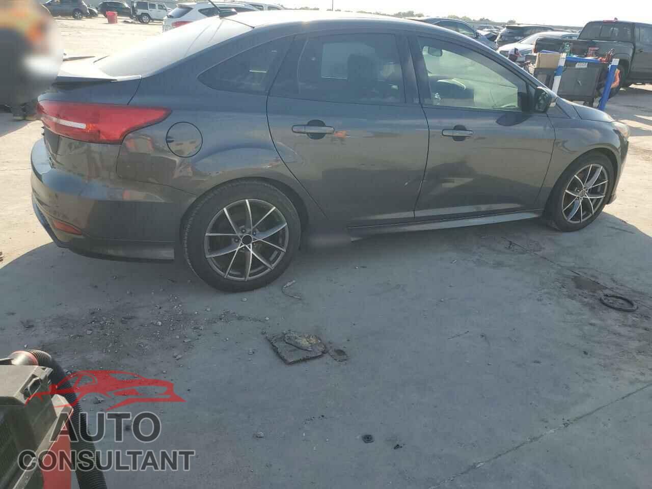 FORD FOCUS 2015 - 1FADP3F22FL323714