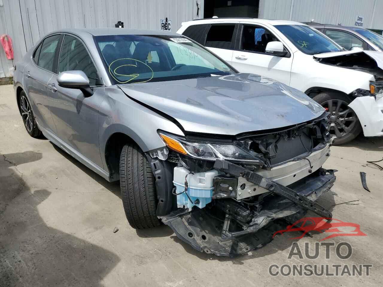 TOYOTA CAMRY 2018 - 4T1B11HK6JU151481