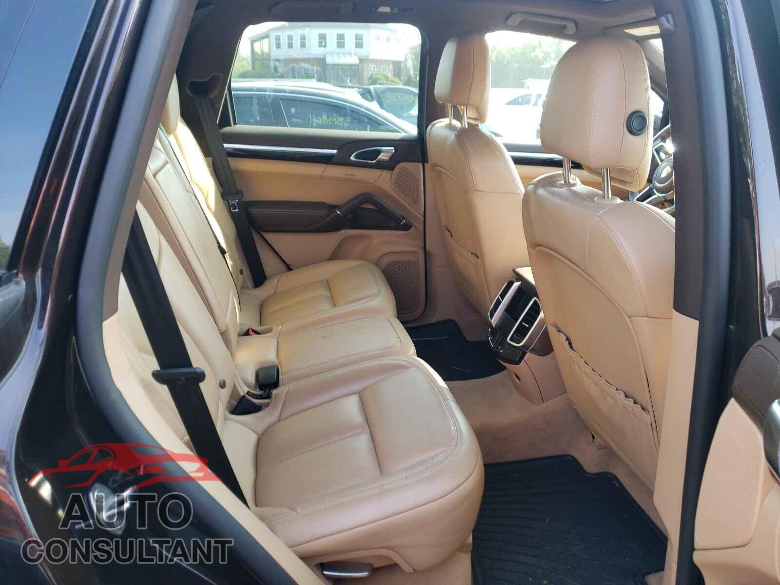 PORSCHE CAYENNE 2017 - WP1AA2A26HKA90413