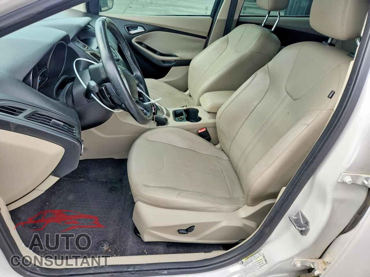 FORD FOCUS 2012 - 1FAHP3H23CL205892