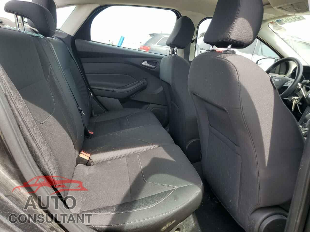 FORD FOCUS 2016 - 1FADP3F21GL278248