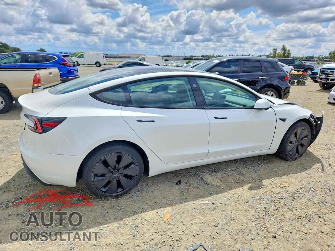 TESLA MODEL 3 2024 - 5YJ3E1EA9RF756852