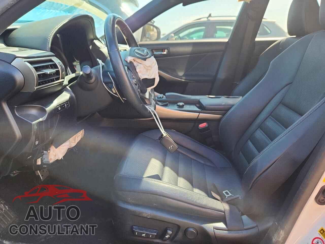 LEXUS IS 2015 - JTHBE1D26F5020906