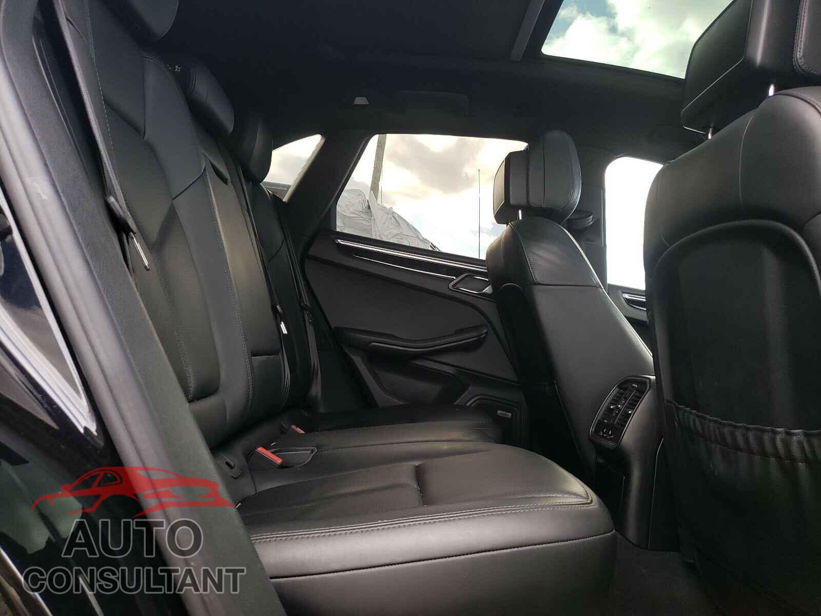 PORSCHE MACAN 2017 - WP1AB2A54HLB11664