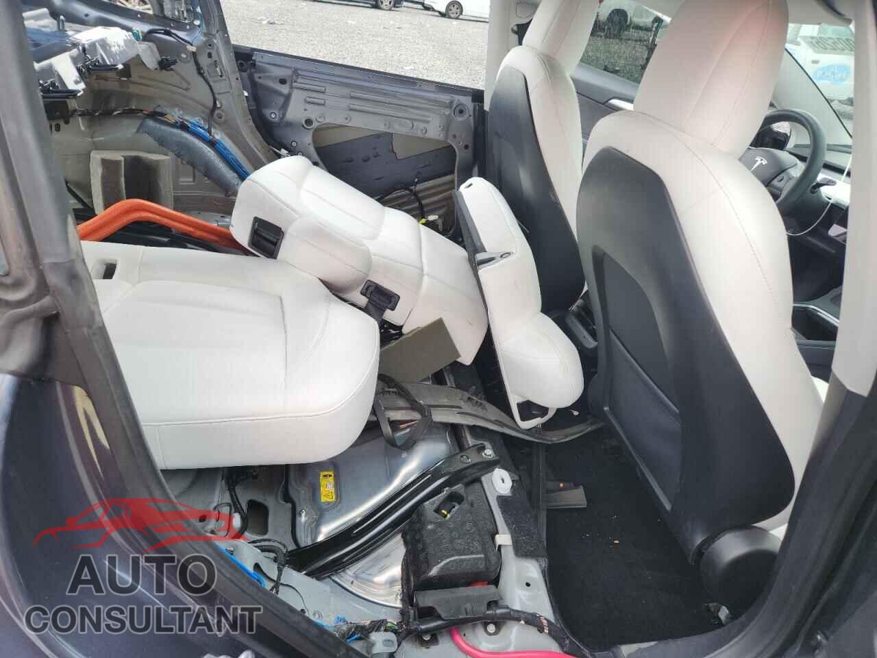 TESLA MODEL 3 2022 - 5YJ3E1EA5NF330893
