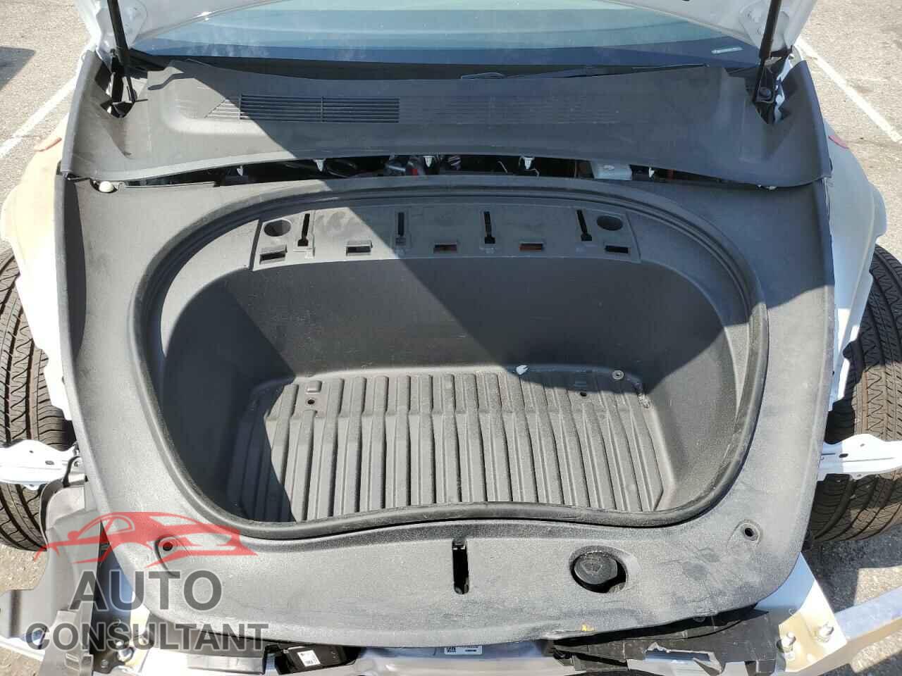 TESLA MODEL 3 2024 - 5YJ3E1EB2RF732711
