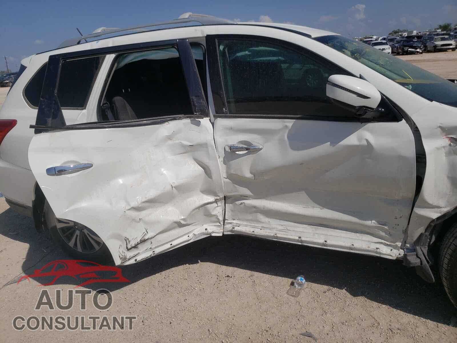 NISSAN PATHFINDER 2017 - 5N1DR2MN7HC692658