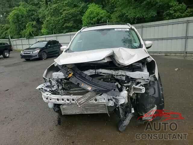 FORD ESCAPE 2017 - 1FMCU0J96HUC34755