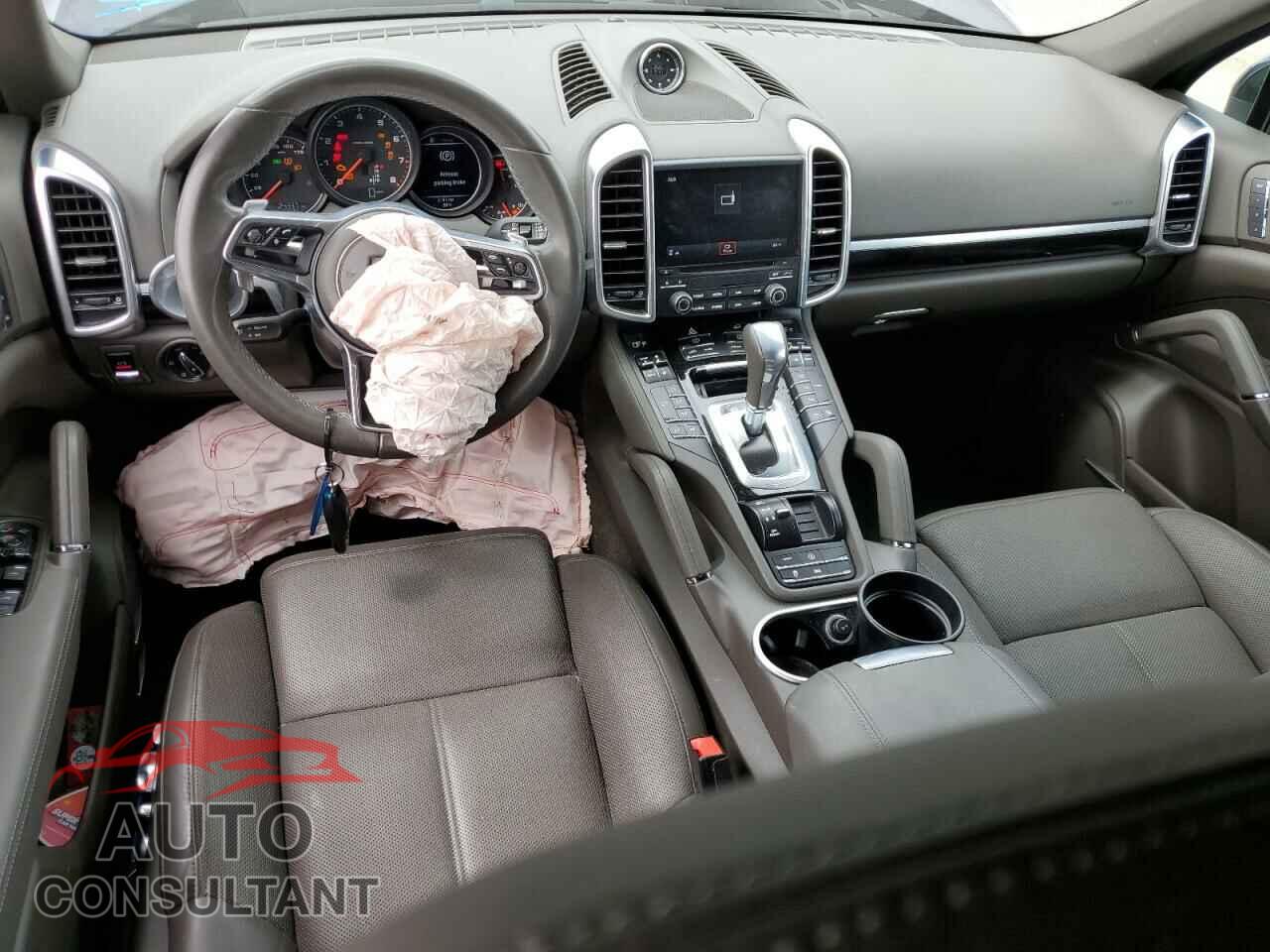 PORSCHE CAYENNE 2017 - WP1AA2A22HKA88609