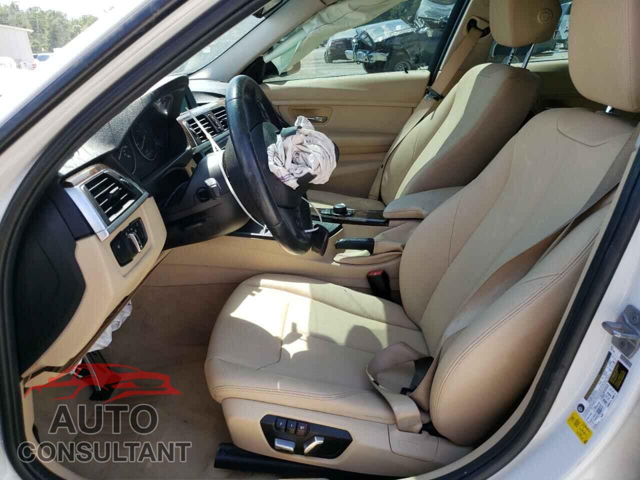BMW 3 SERIES 2016 - WBA8E1G58GNU10180
