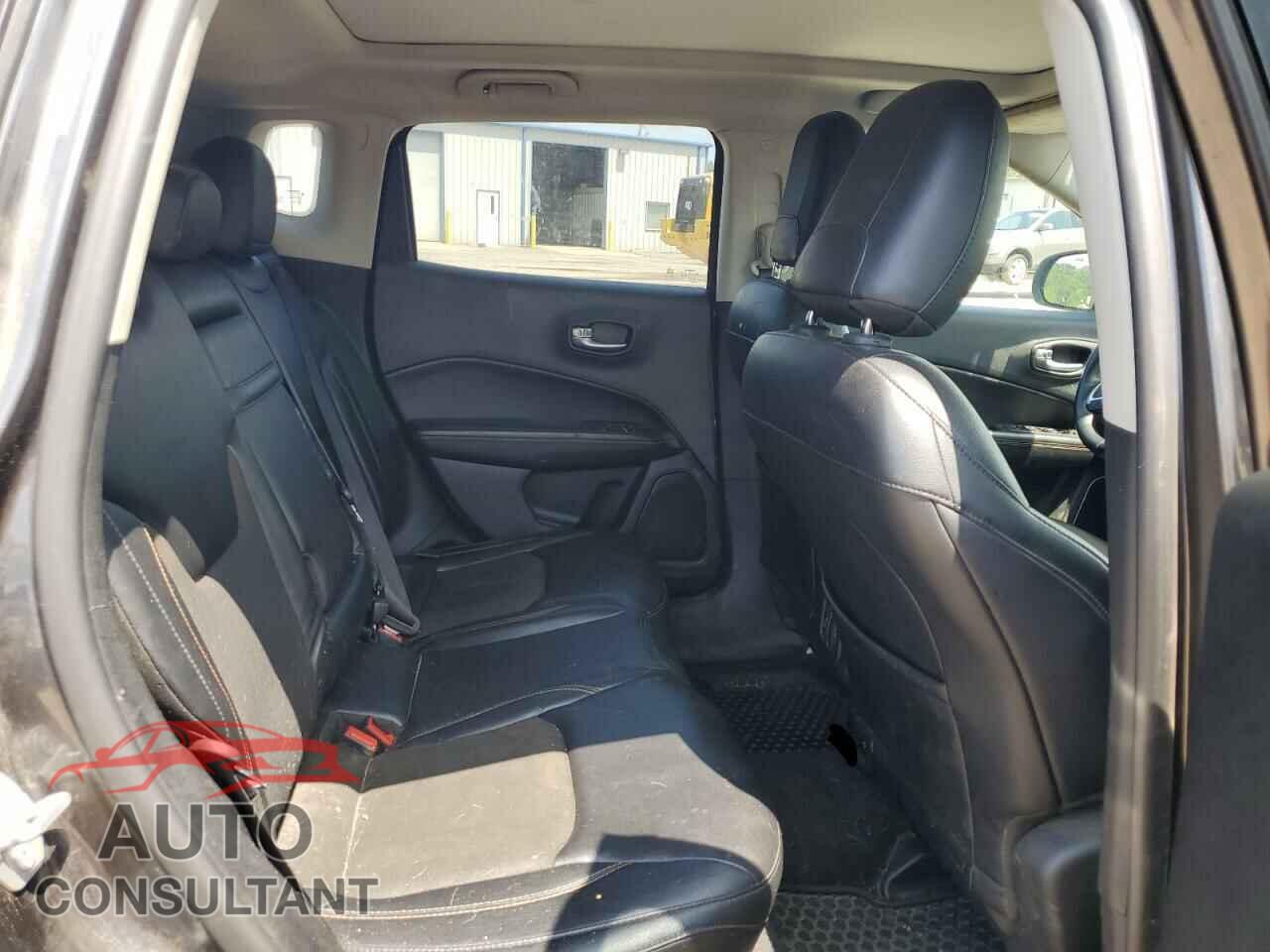 JEEP COMPASS 2017 - 3C4NJDBB8HT672170