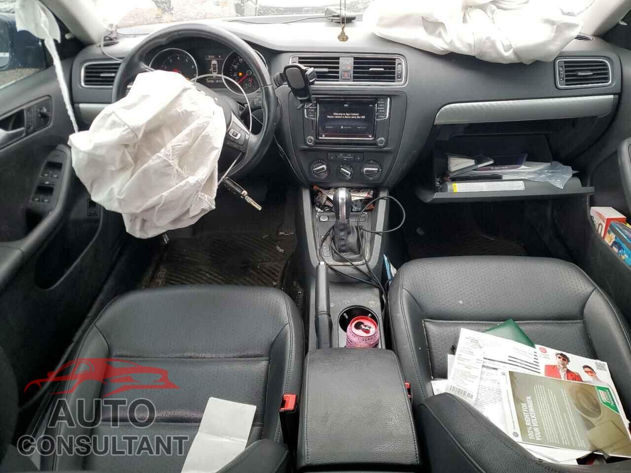 VOLKSWAGEN JETTA 2017 - 3VWDB7AJ3HM311097