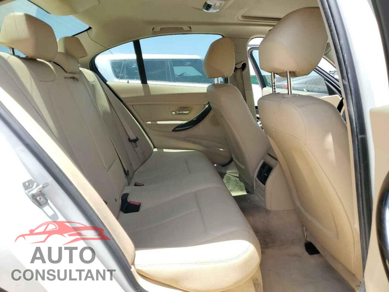 BMW 3 SERIES 2016 - WBA8E1G5XGNU10147
