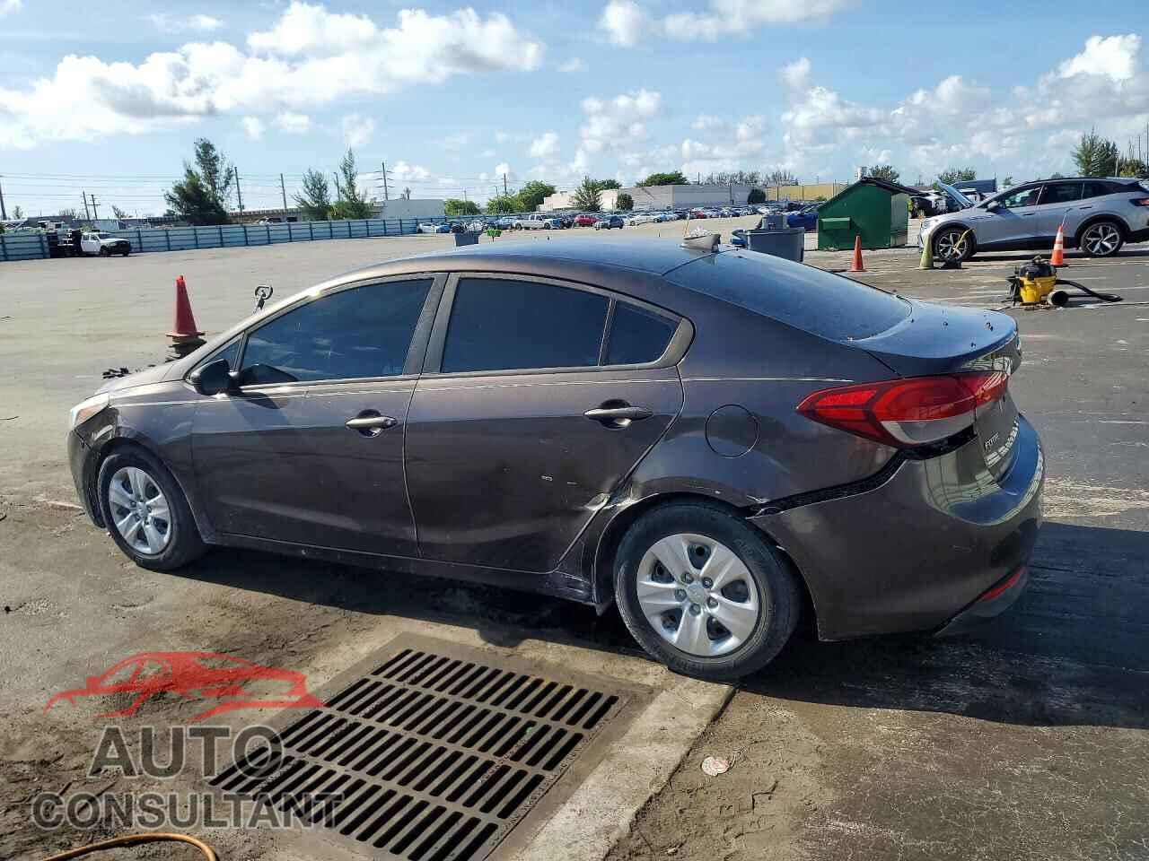 KIA FORTE 2018 - 3KPFL4A77JE182700