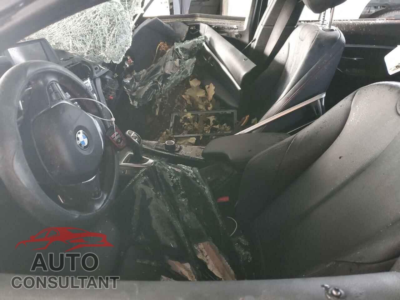 BMW 3 SERIES 2016 - WBA8E3G52GNU02359