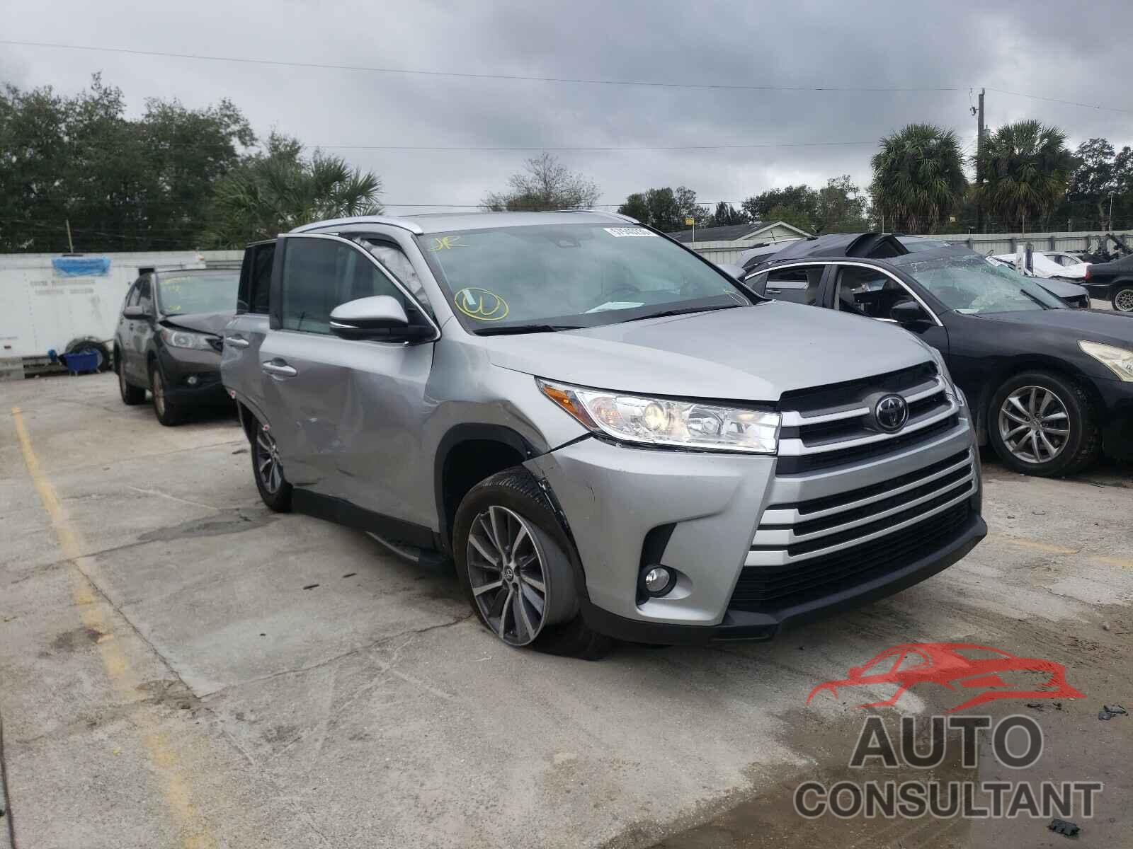 TOYOTA HIGHLANDER 2019 - 5TDKZRFHXKS557224