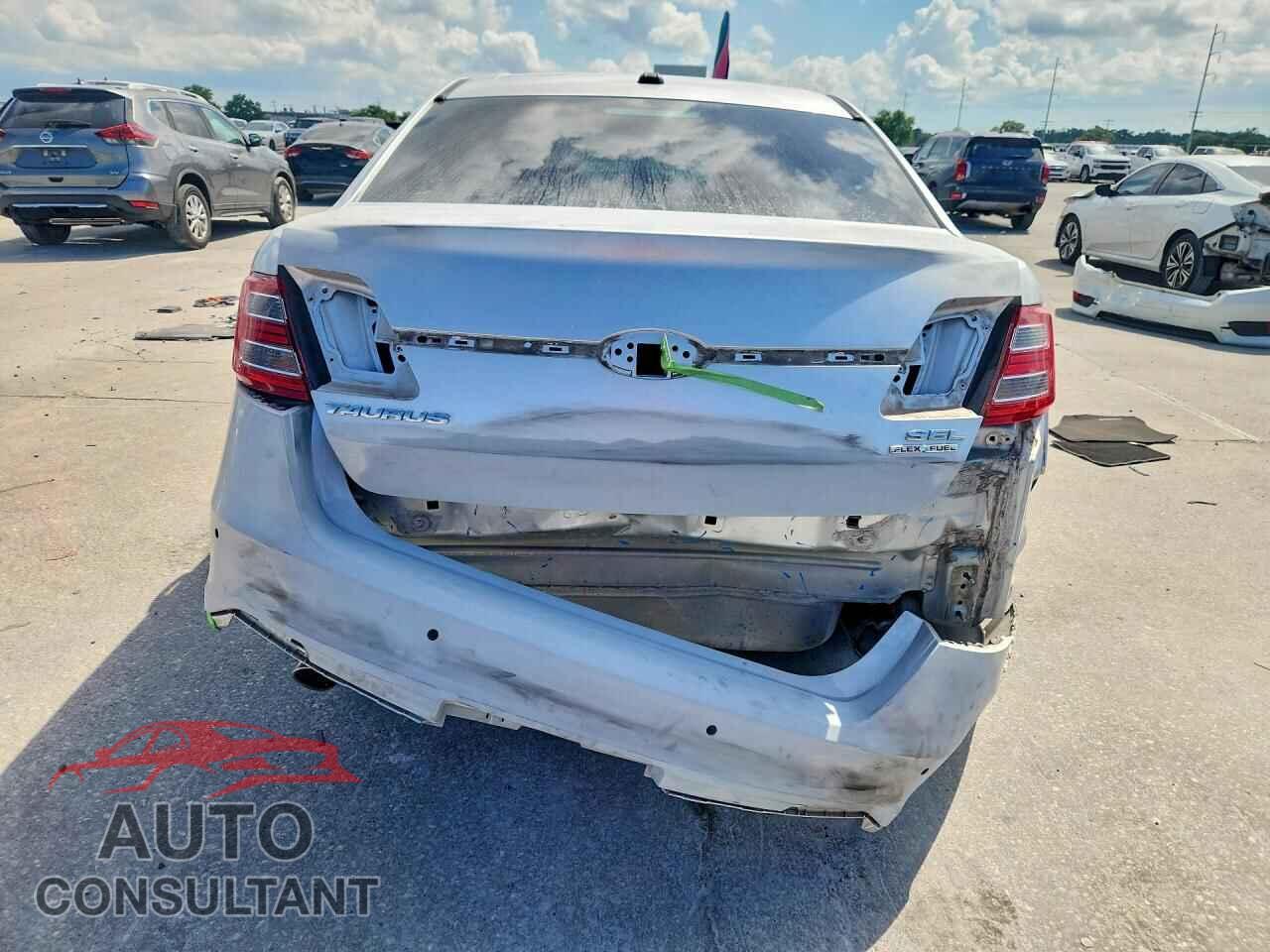 FORD TAURUS 2015 - 1FAHP2E87FG174887