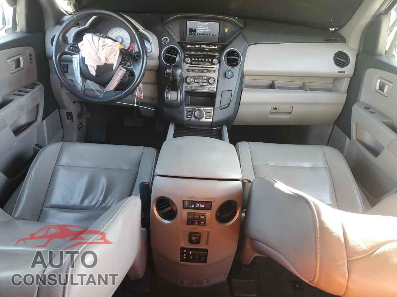 HONDA PILOT 2015 - 5FNYF4H96FB017505