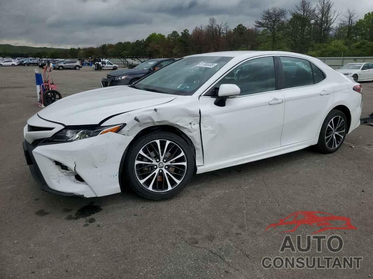 TOYOTA CAMRY 2018 - 4T1B11HK6JU113734