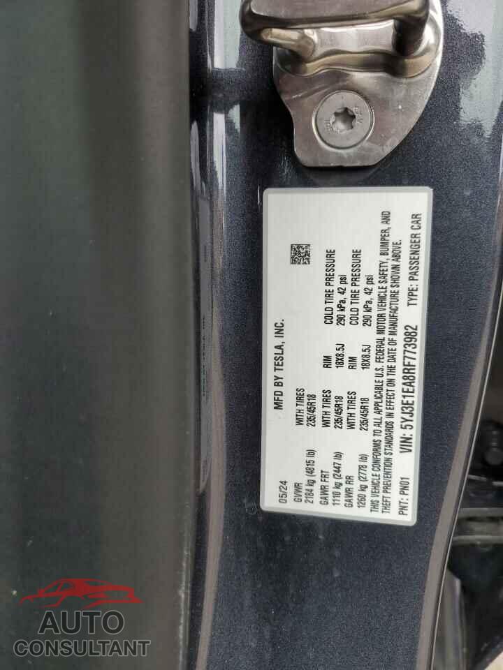 TESLA MODEL 3 2024 - 5YJ3E1EA8RF773982